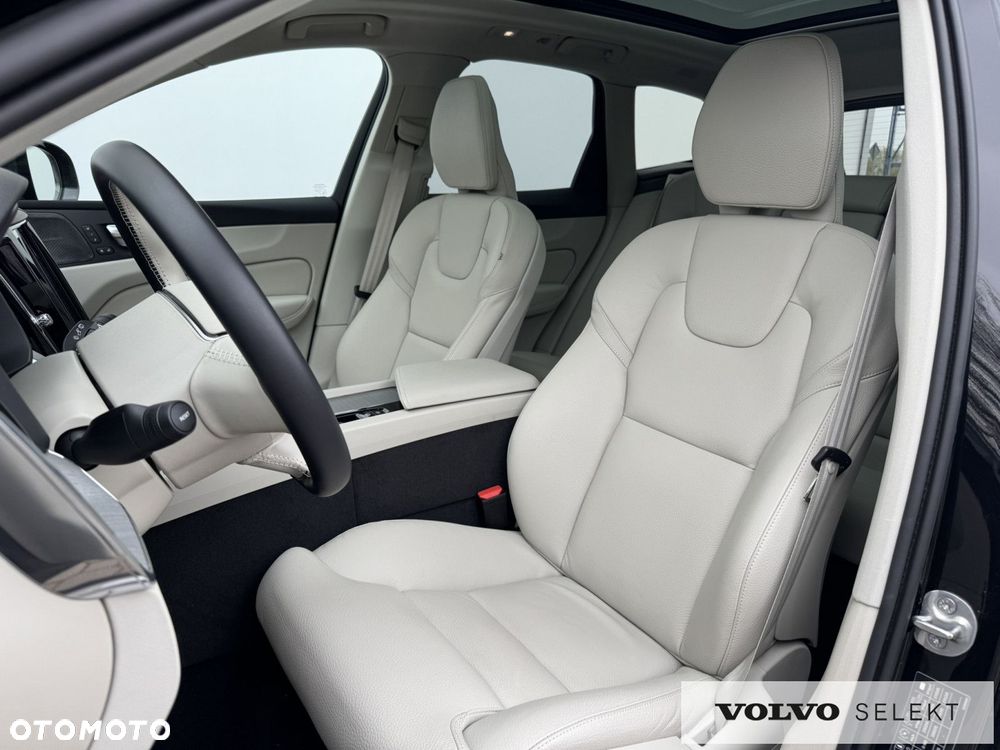 Volvo XC 60 T6 Plug-In Hybrid AWD Plus Dark - 11