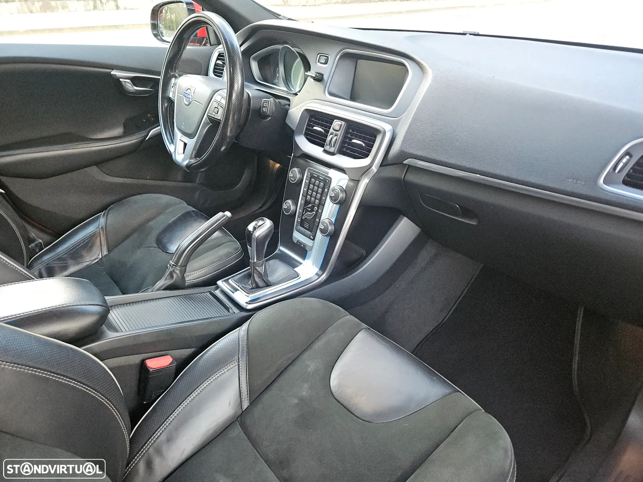 Volvo V40 2.0 D4 R-Design - 12