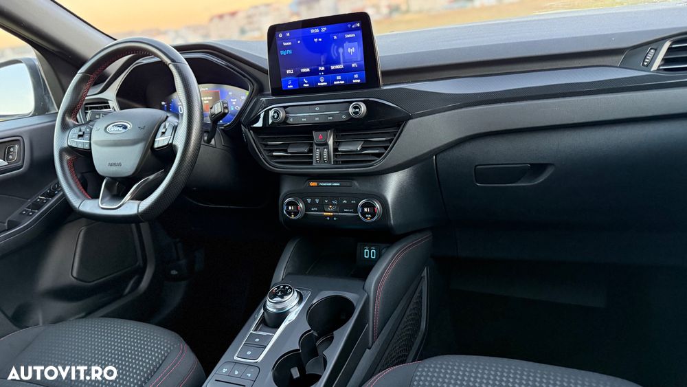 Ford Kuga 2.5 Duratec FHEV ST-LINE - 17