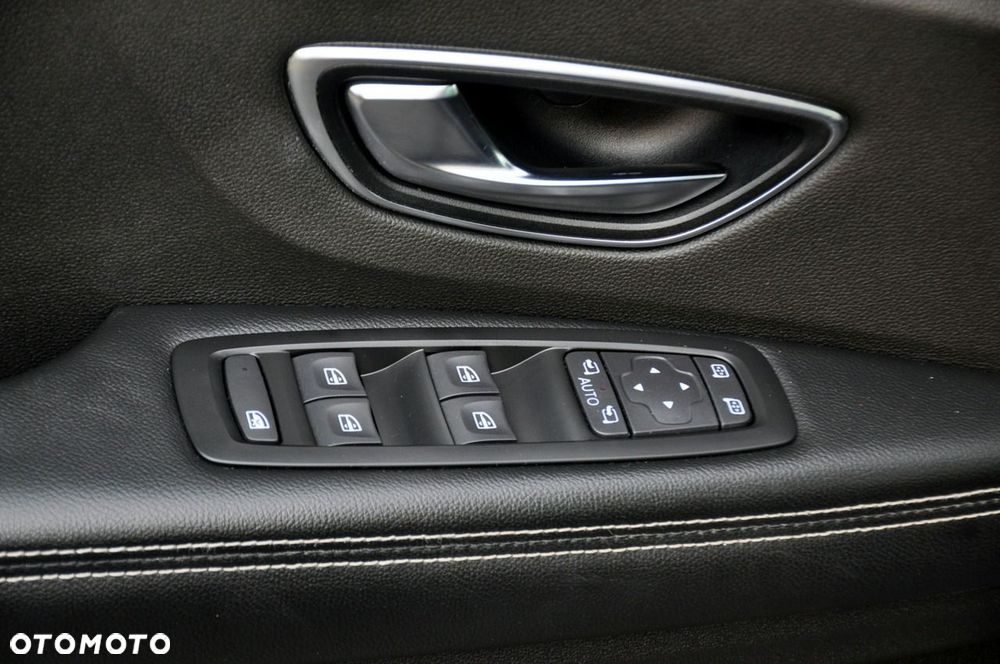 Renault Grand Scenic - 36