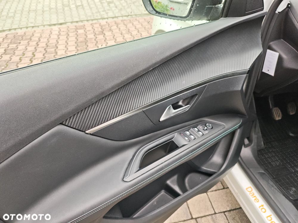 Peugeot 3008 PureTech 130 Stop & Start GPF Allure - 21