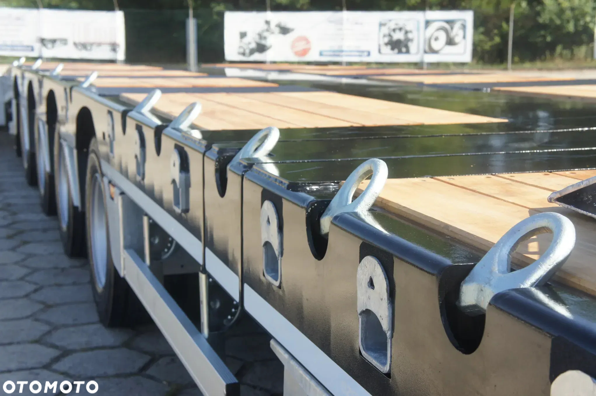 Inny MEGA Trailers / Naczepa niskopodłogowa z rozsuwanym pokładem o 5,00 m, dł. 18.600 - 21