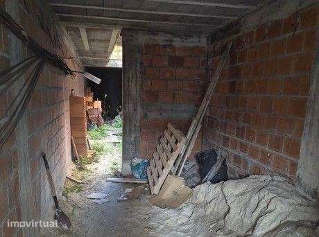 Moradia T4 em Estrutura Nova por Finalizar  Zona Premium da Figueir... - Grande imagem: 3/9