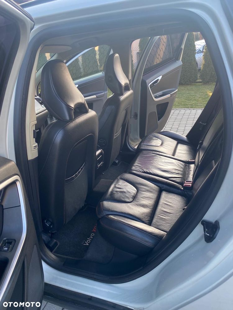 Volvo XC 60 D5 AWD - 11