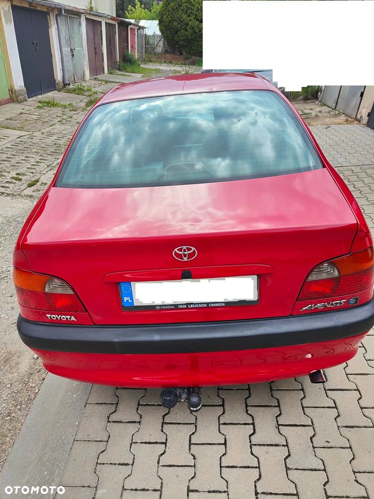Toyota Avensis - 5