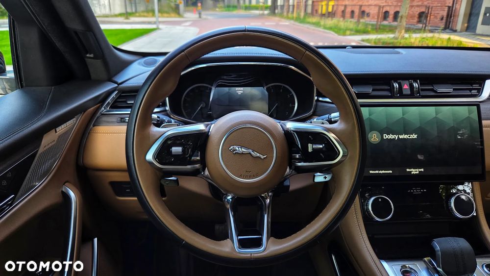Jaguar F-Pace P250 AWD - 24