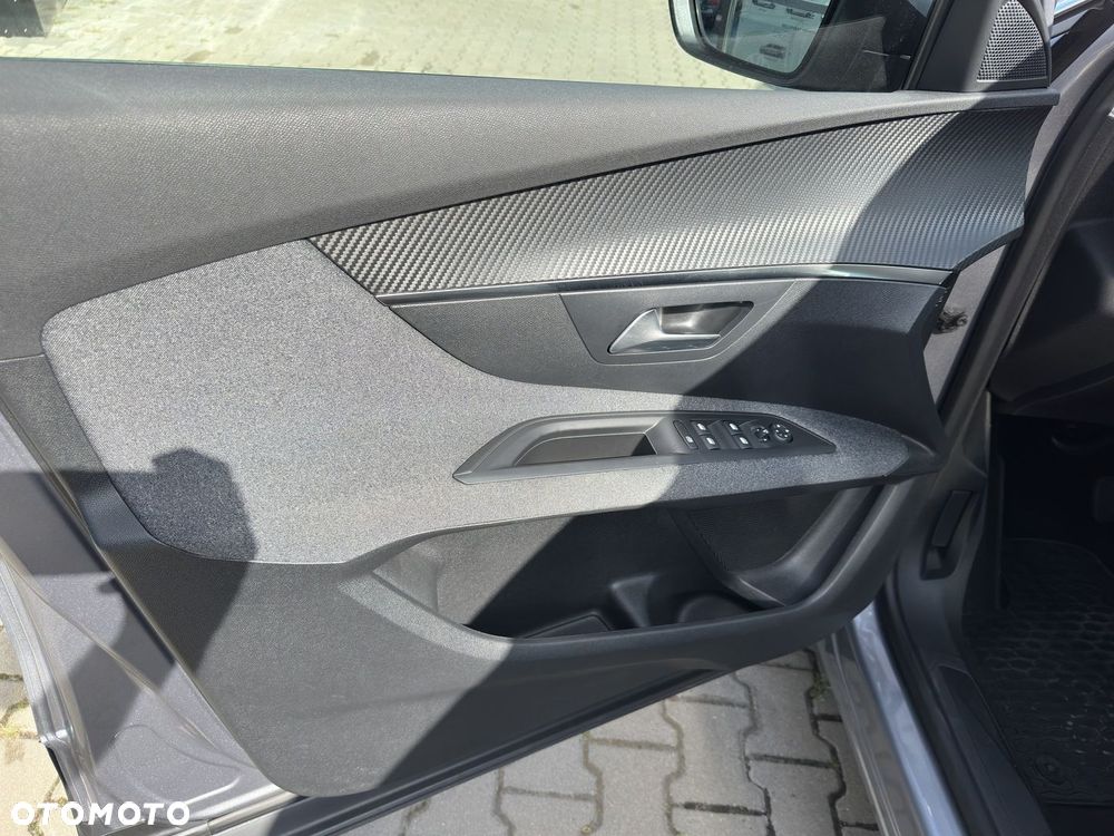 Peugeot 3008 1.2 PureTech Active Pack S&S EAT8 - 17