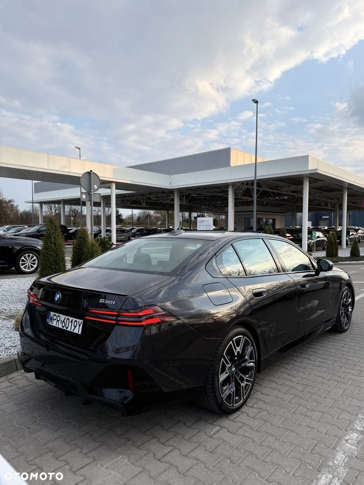 BMW Seria 5 530i xDrive - 4