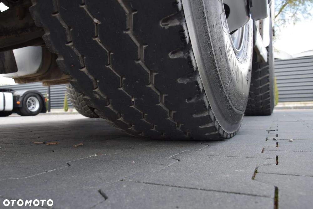 Scania P410 / 8x4 / EURO 6 / WYWROTKA / HYDROBURTA / AUTOMAT / KAMERA COFANIA / NAWIGACJA / HAK / NISKI PRZEBIEG / 2016 / SERWISOWANY / SPROWADZONY - 13