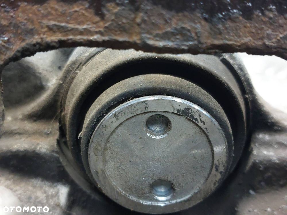 ZACISK HAMULCOWY LEWY TYŁ + PRAWY TYŁ FORD C-MAX I - 4