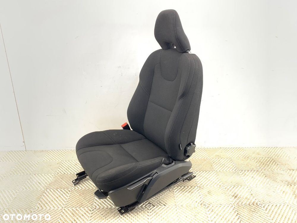 FOTEL LEWY PRZÓD - 269.00 PLN - VOLVO V40 liftback (525, 526) 2012 - 2022 T3 GTDi 110 kW [150 KM] - 2