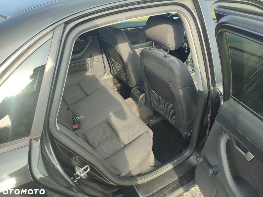 Audi A4 Limousine - 15