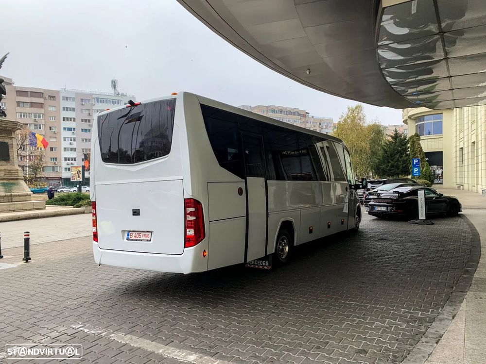 Mercedes Benz Sprinter 819 - 11