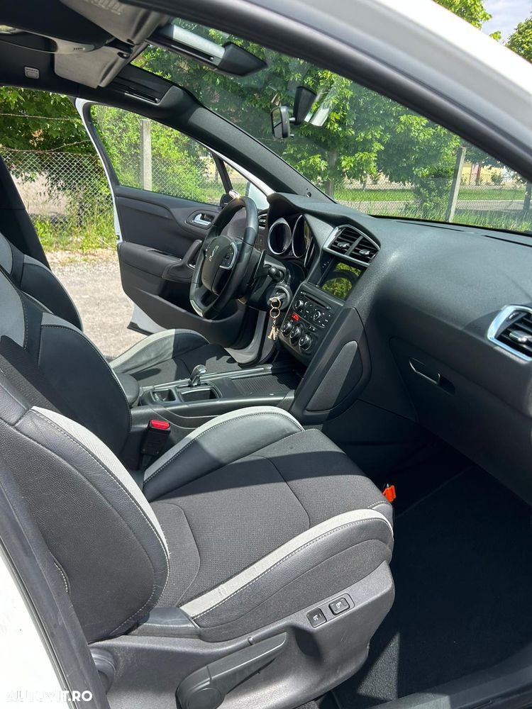 Citroën DS4 e-HDi 115 ETG6 SoChic - 10