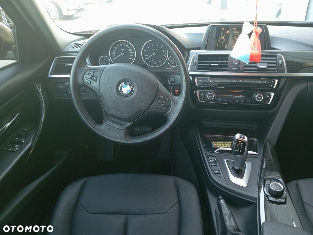 BMW Seria 3 320i Edition M Sport Shadow - 8