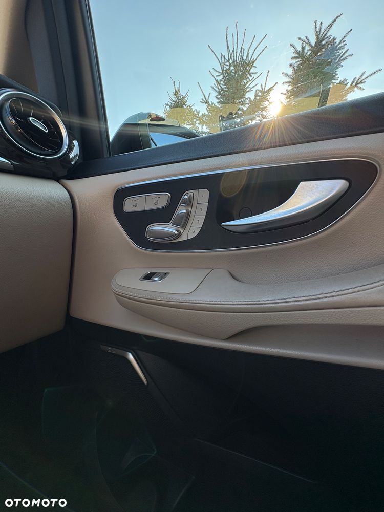 Mercedes-Benz Klasa V 300 d 4-Matic Avantgarde 9G-Tronic - 9