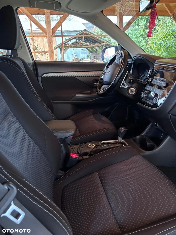 Mitsubishi Outlander - 7