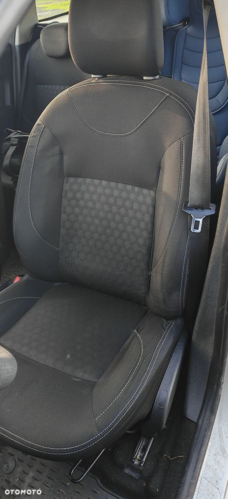 Dacia Logan 1.2 16V Access - 8