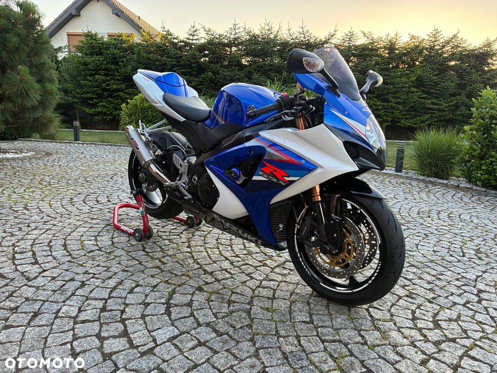 Suzuki GSX-R - 6