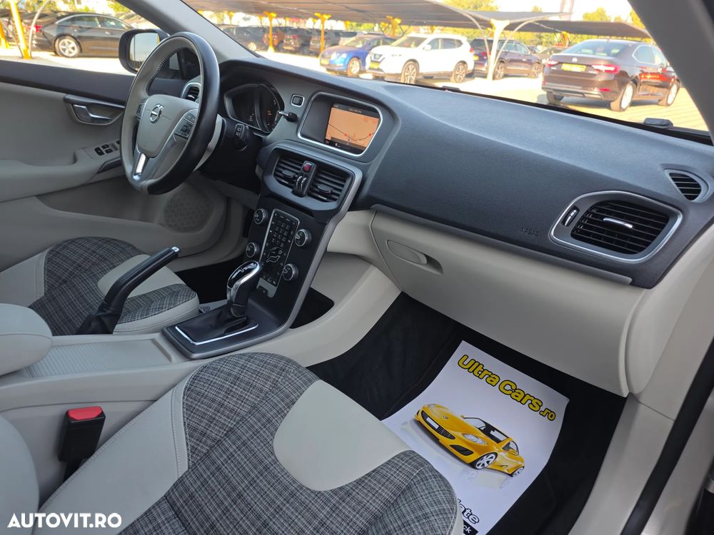 Volvo V40 D2 Aut. Momentum - 11