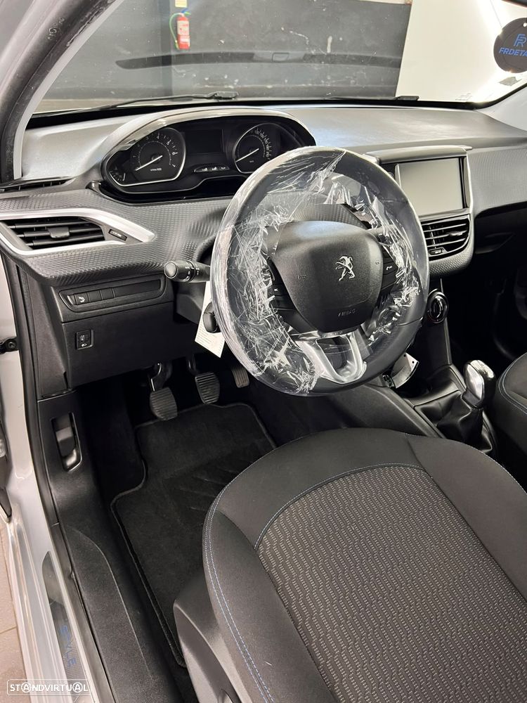 Peugeot 208 1.2 PureTech Style - 9