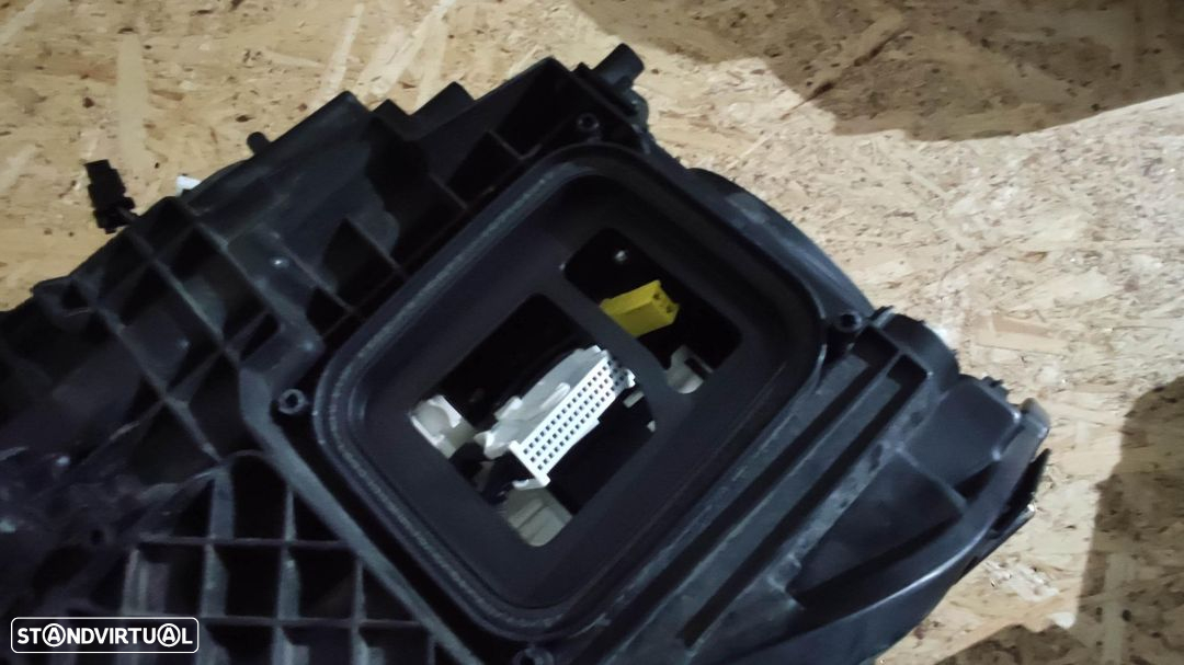 farol direito Full Led Multibeam w177 - 10