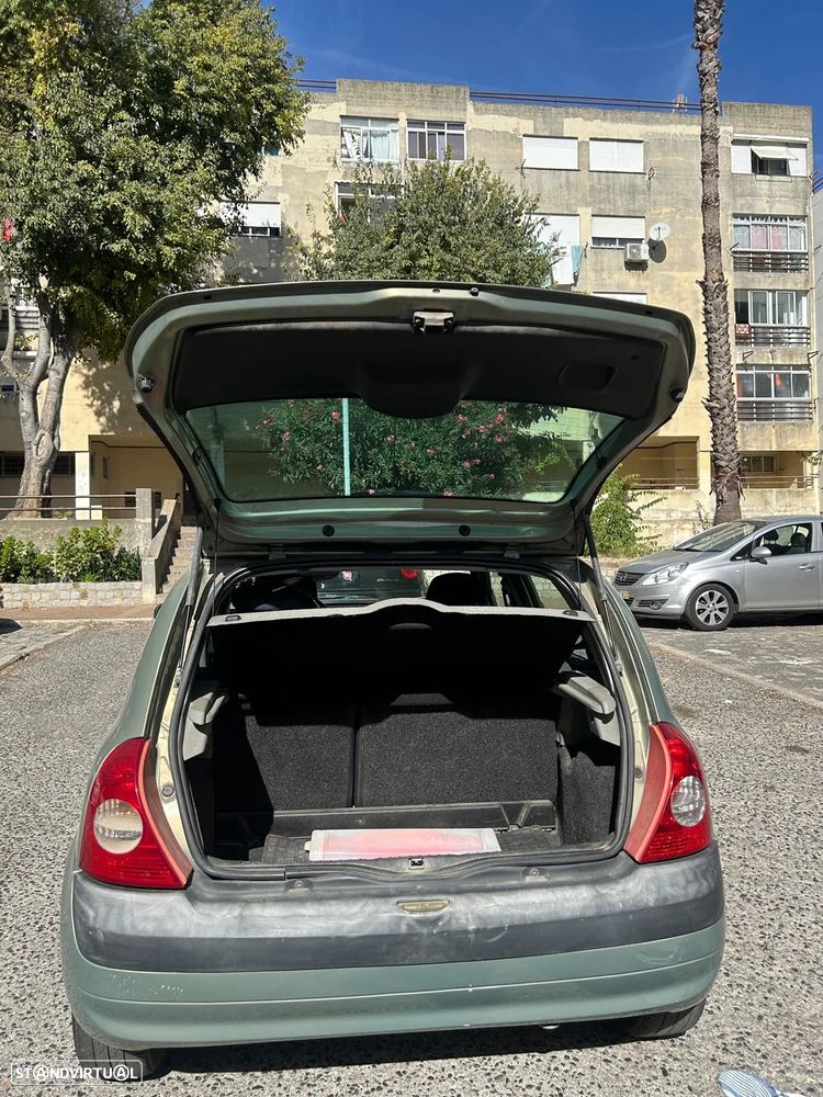 Renault Clio - 23