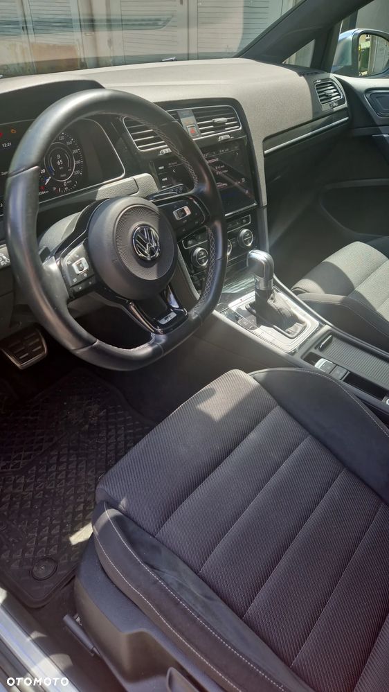 Volkswagen Golf - 11
