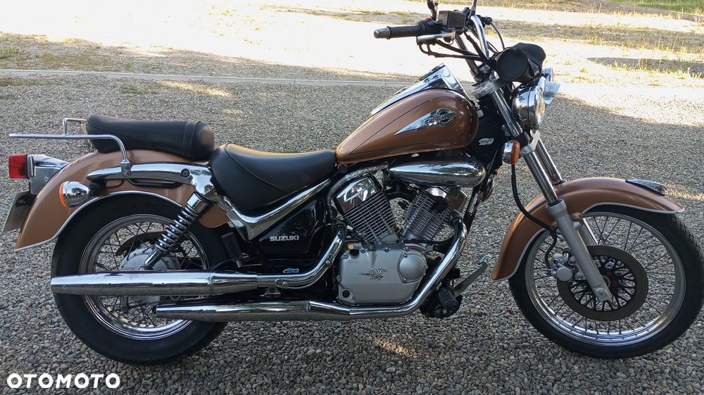 Suzuki Intruder - 7