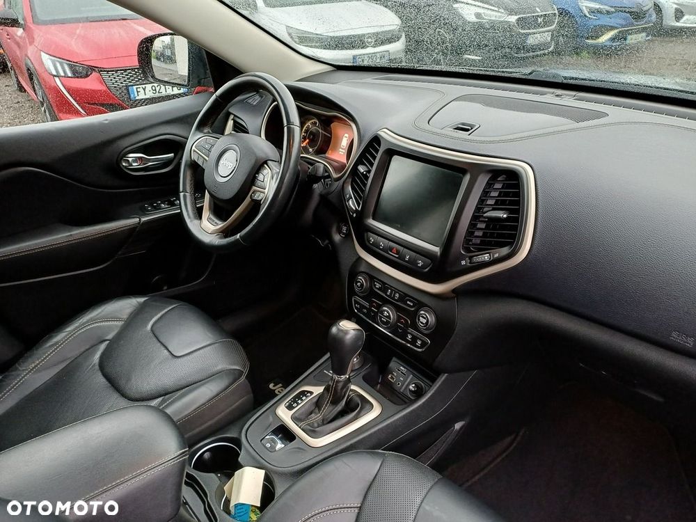 Jeep Cherokee - 12
