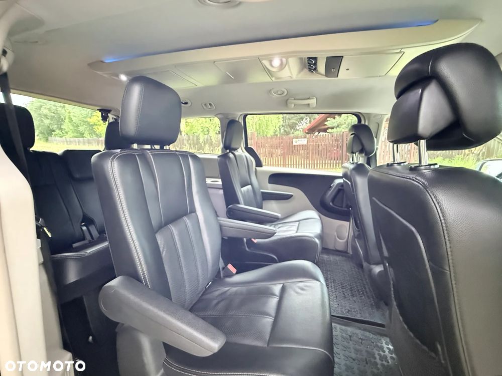 Chrysler Town & Country 3.6 Touring - 33