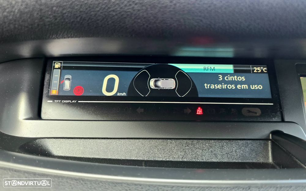 Renault Scénic 1.5 dCi Dynamique S — fotografia 15