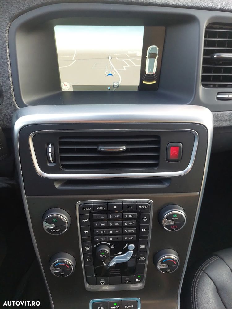 Volvo V60 D6 Plug-In-Hybrid AWD Geartronic Summum - 24