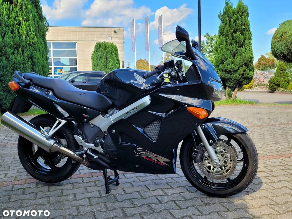 Honda VFR - 15