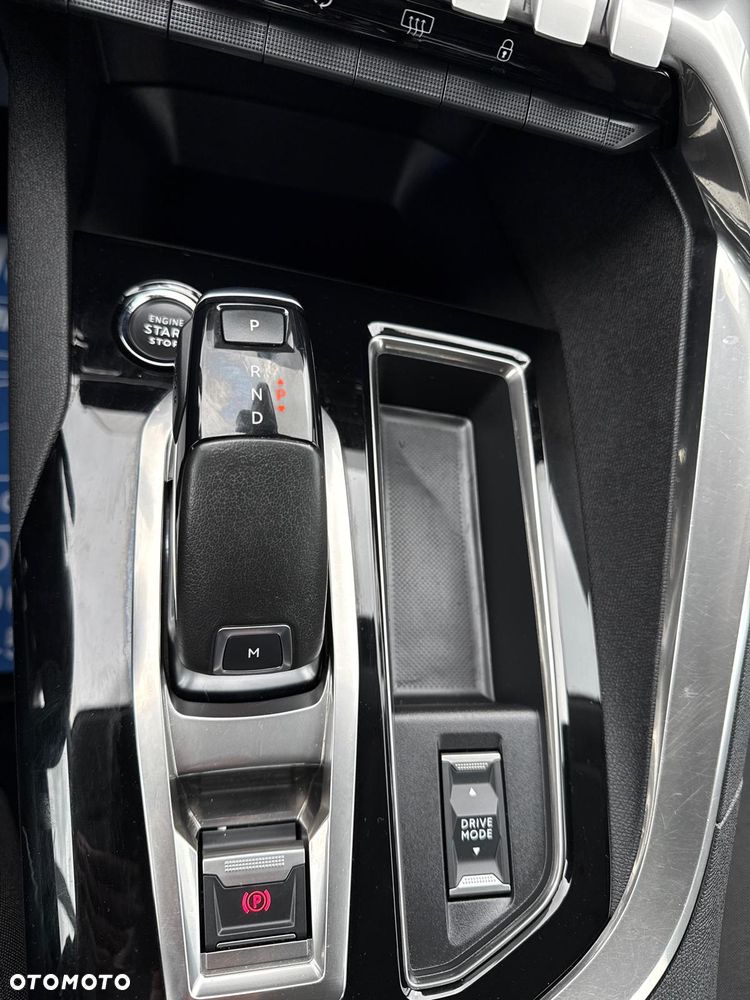 Peugeot 3008 1.2 PureTech GPF Active S&S EAT8 - 27