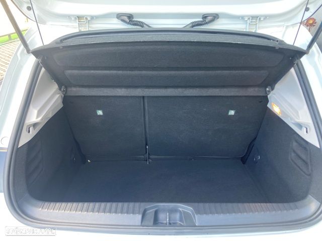 Renault Clio TCe 100 BUSINESS EDITION - 32