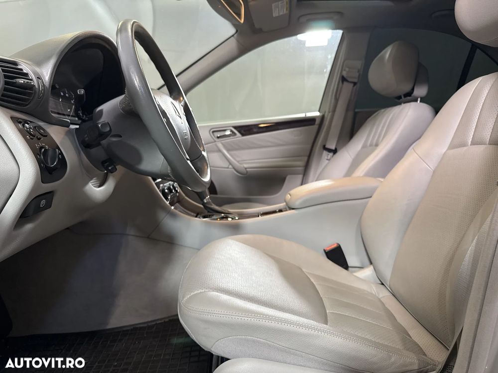 Mercedes-Benz C - 21