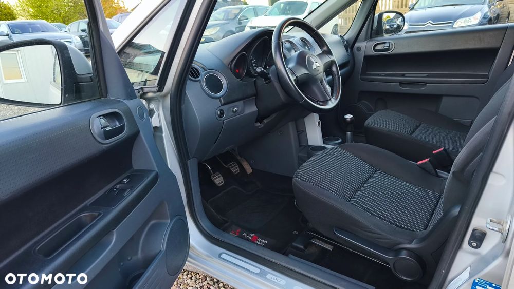 Mitsubishi Colt - 15