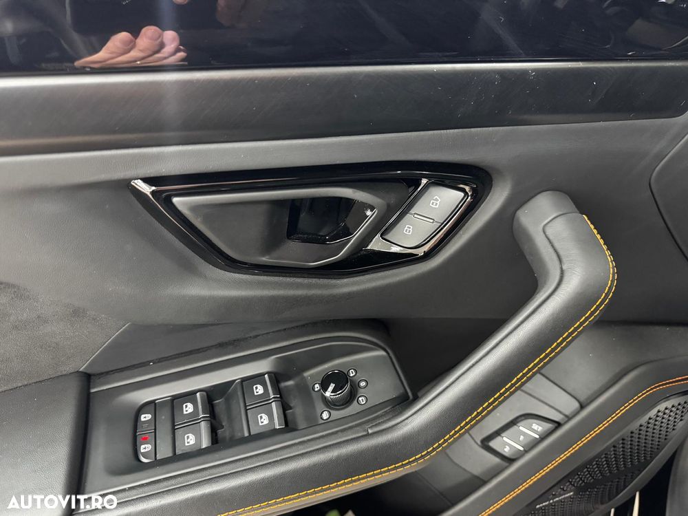 Lamborghini URUS - 32