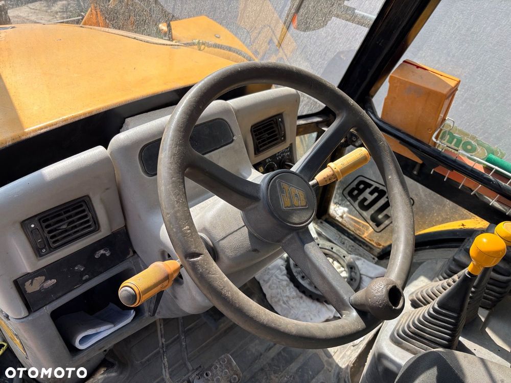 JCB 4Cx 4X4 - 13