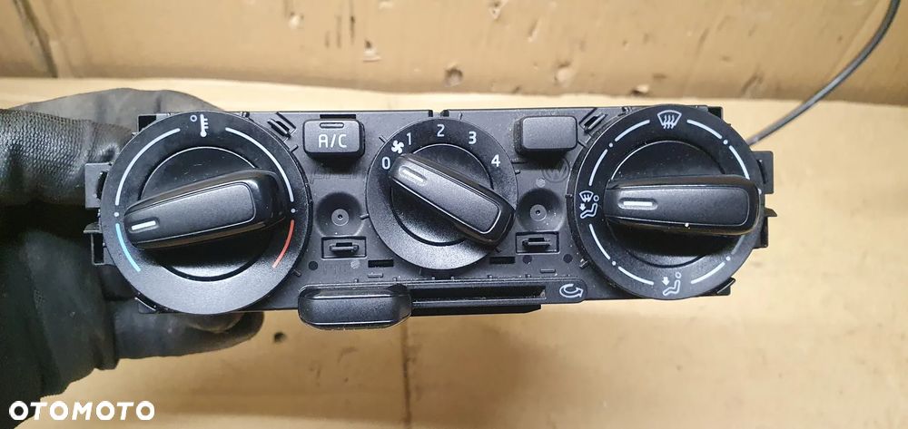 Panel nawiewu klimatyzacji klimy VW UP 1S0820045R - 3