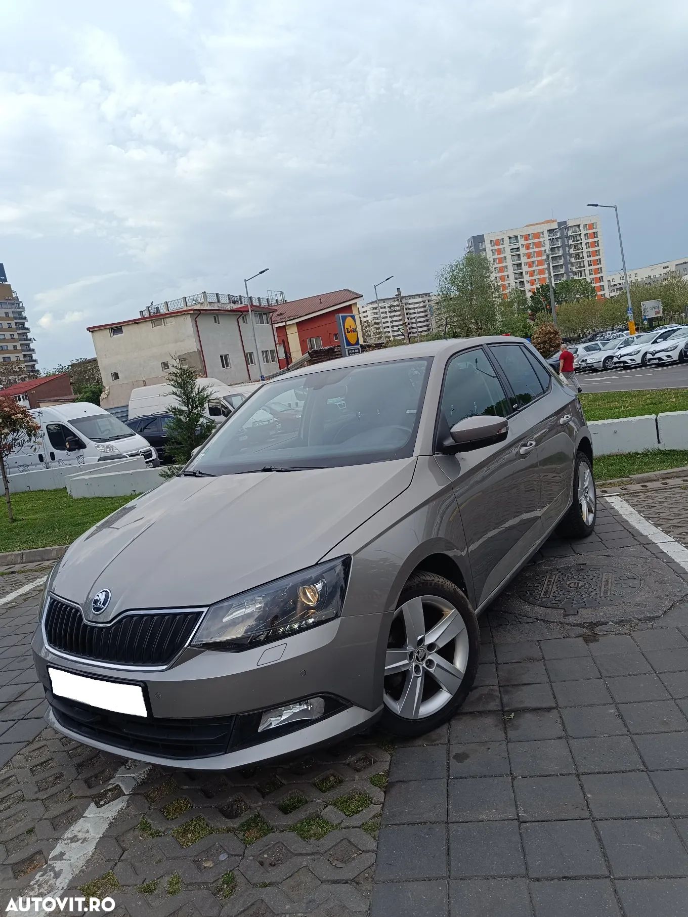 Skoda Fabia 1.0 MPI Joy - 1