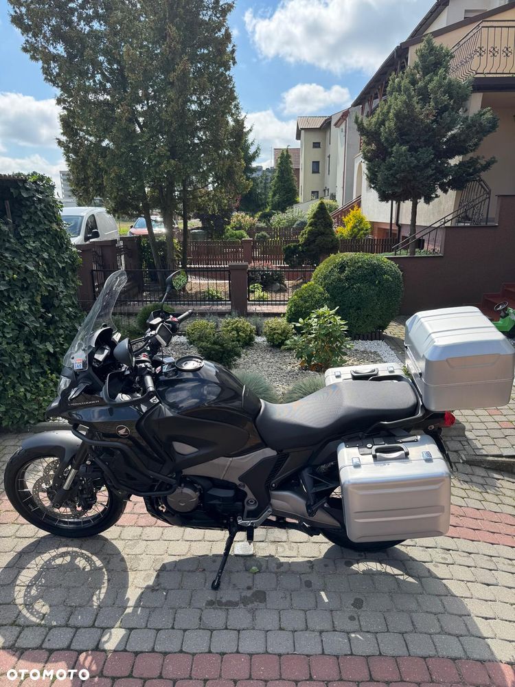 Honda VFR - 1
