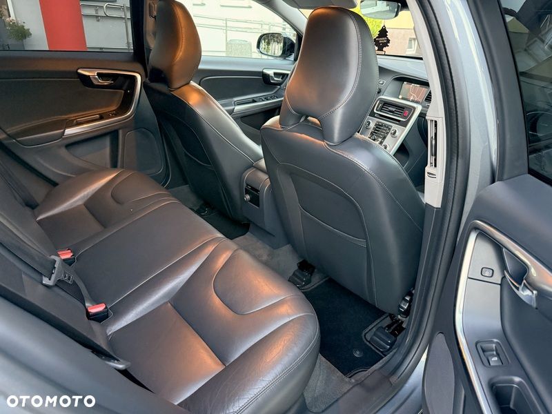 Volvo V60 Cross Country D3 Momentum - 14