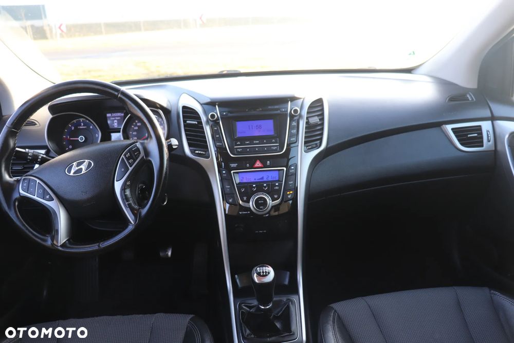 Hyundai i30 blue Kombi 1.6 CRDi Trend - 19