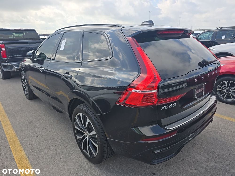 Volvo XC 60 B5 B AWD Plus Dark - 5