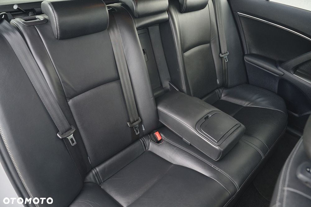 Toyota Avensis 2.0 D-4D Executive - 33