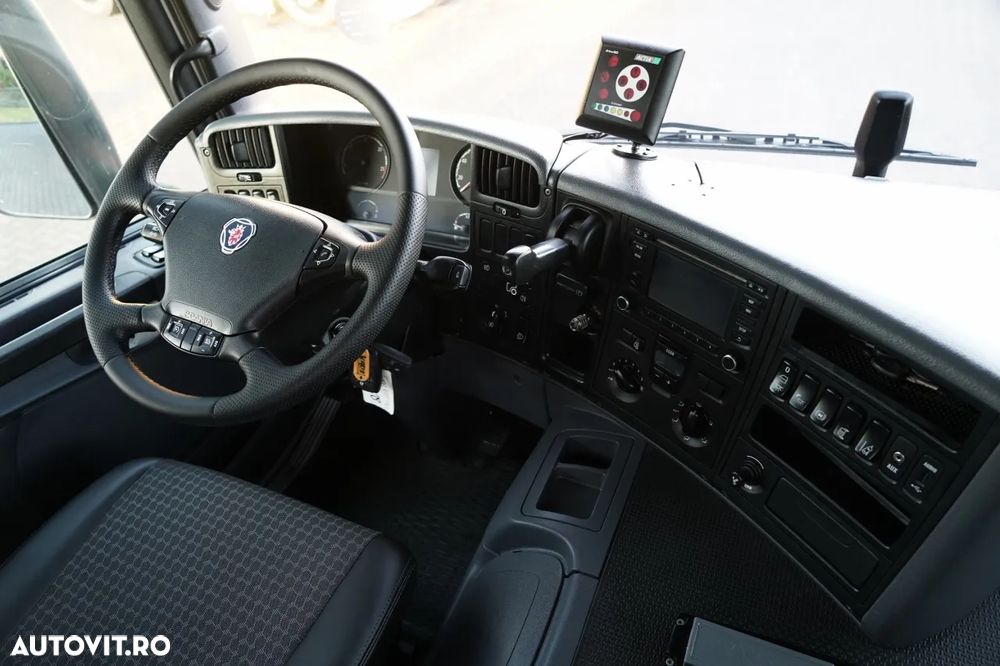 Scania P 280 / 4X2 / ȘASIU - 4,9 M / + HDS HMF 635 / CAPACITATE DE RIDICARE 1.500 KG / ATINGERE MAXIMĂ 6,9 M / GRĂTAR / - 32