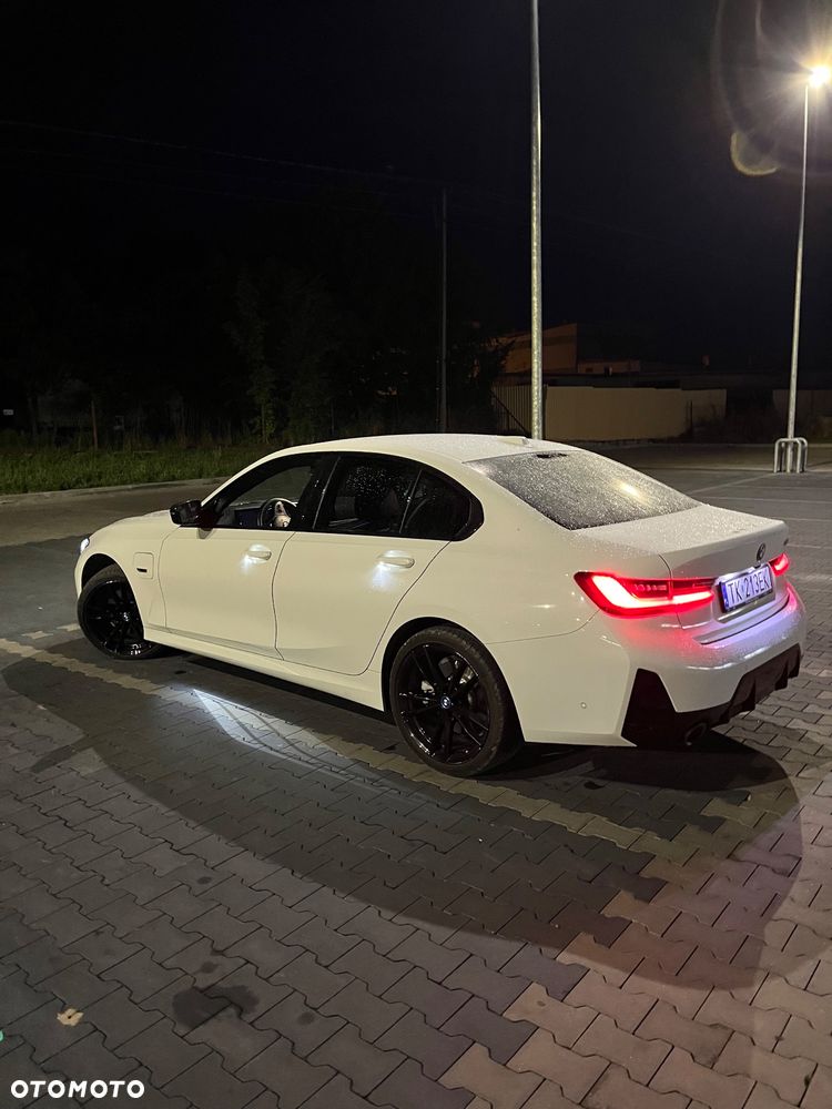 BMW Seria 3 330e PHEV M Sport sport - 11