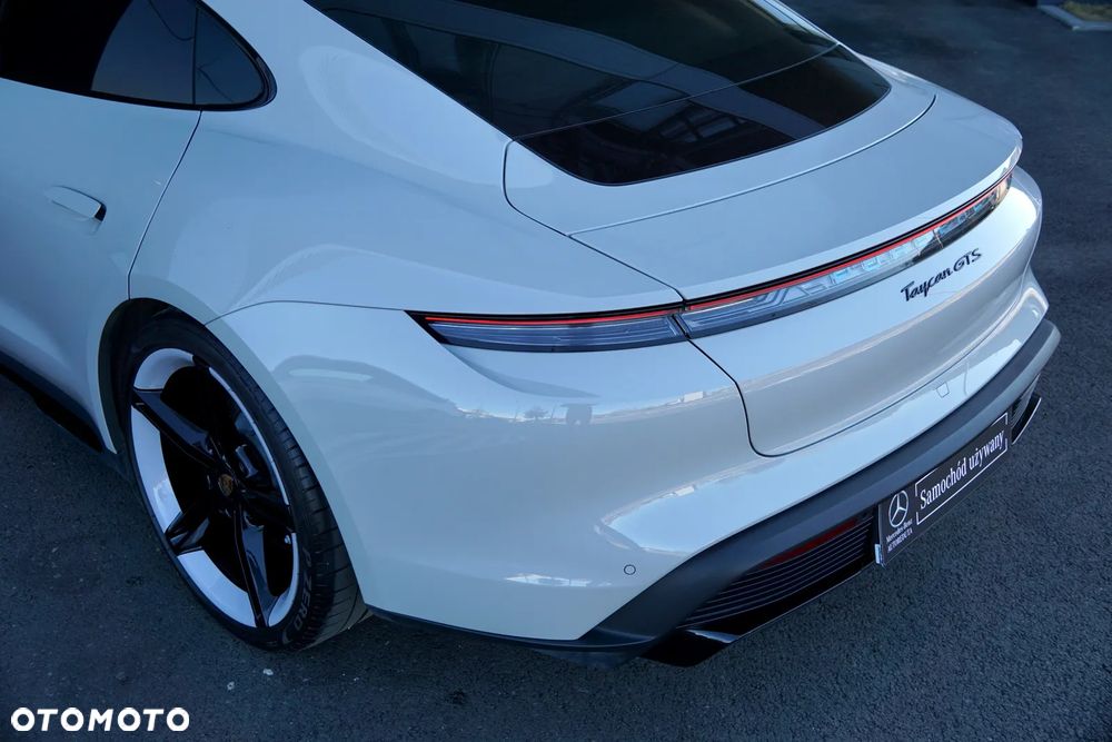 Porsche Taycan GTS - 13